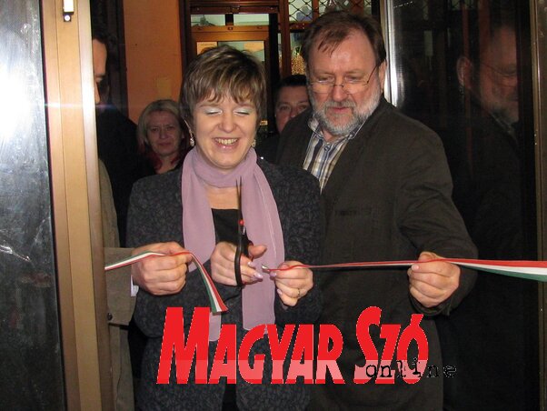 Nagy érdeklődés mellett nyitották meg az irodát (Fotó: Kecskés István)