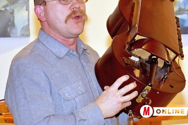 Micsik Béla és a tekerő (Gergely Árpád felvétele)