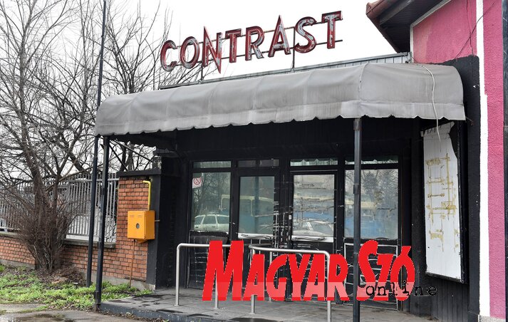 A Contrast 15 évig illegális objektumban működött, a nyomozás és a bírósági tárgyalások során ezt egyszer sem említették meg. Az épület a 2012. április 1-jén, hajnalban bekövetkezett, hat fiatal életét követelő tragédia óta zárva van (Ótos András felvétele) A Contrast 15 évig illegális objektumban működött, a nyomozás és a bírósági tárgyalások során ezt egyszer sem említették meg. Az épület a 2012. április 1-jén, hajnalban bekövetkezett, hat fiatal életét követelő tragédia óta zárva van (Ótos András felvétele)