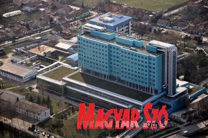 A nagybecskereki kórház a polgárok hozzájárulásából épült (Kecskés István felvétele) A nagybecskereki kórház a polgárok hozzájárulásából épült (Kecskés István felvétele)