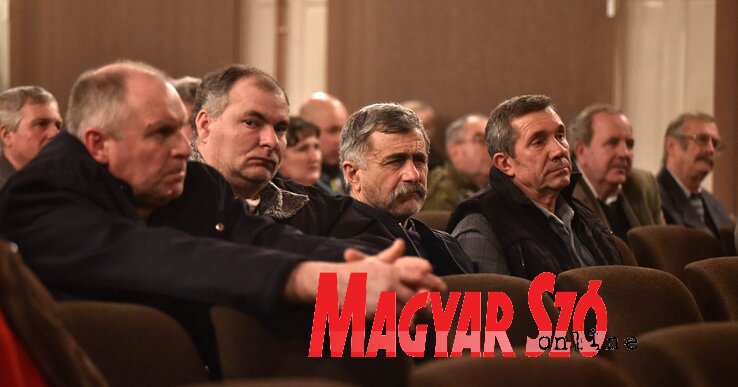 Mindenkit érdekel, mi lesz a gazdaságával (Ótos András felvétele) Mindenkit érdekel, mi lesz a gazdaságával (Ótos András felvétele)