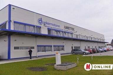 A Dunkermotoren új részlege valamelyest enyhíti a munkanélküliséget (Molnár Edvárd felvétele)