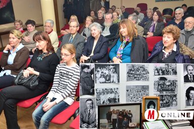 Az est keretében alkalmi kiállítást is összeállítottak korabeli osztályfotókból, a tanárok portréjából (Dávid Csilla összeállítása)