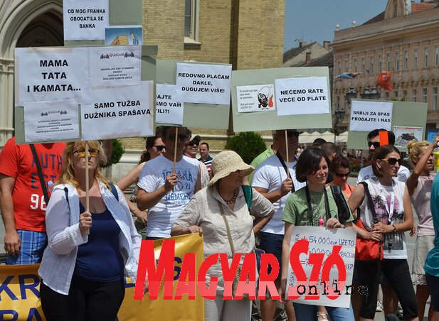 Újvidéken is rendszeresnek számítanak az Efektiva által szervezett tiltakozó megmozdulások (Ótos András felvétele) Újvidéken is rendszeresnek számítanak az Efektiva által szervezett tiltakozó megmozdulások (Ótos András felvétele)