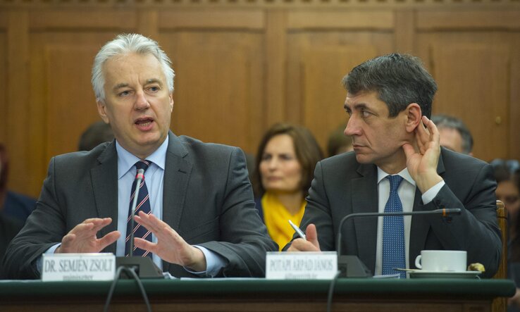 Semjént Zsolt és Potápi Árpád János a meghallgatáson (Fotó: MTI)