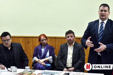 Az est vendége, Fremond Árpád a hatályos jogszabályok által biztosított lehetőségekről tájékoztatta az egybegyűlteket (fotó-Ótos András)