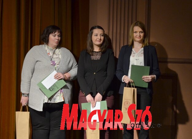 A díjazottak: Epstein Ágnes, Pató Angéla és Soós Georgina (Lakatos János felvétele)