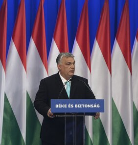 Orbán Viktor miniszterelnök évértékelő beszédét tartja a Várkert Bazárban (Fotó: MTI)