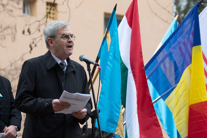 Tőkés László beszédet mond a székely szabadság napján, március 10-én (Fotó: MTI)
