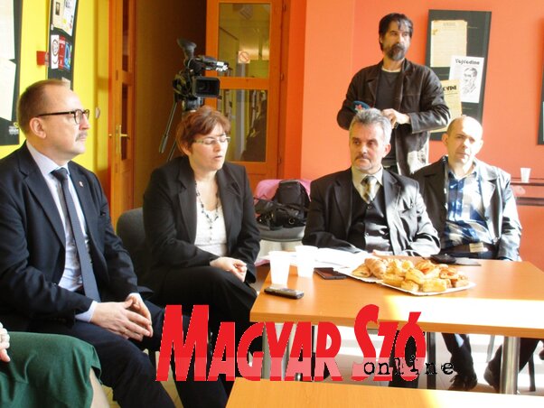 Igényes programok kellenek a magyar érdekképviselethez – Németh Zsolt, Pelt Ilona, Szakács Csaba, Pribilla Attila (Fotó: Fekete J. József)