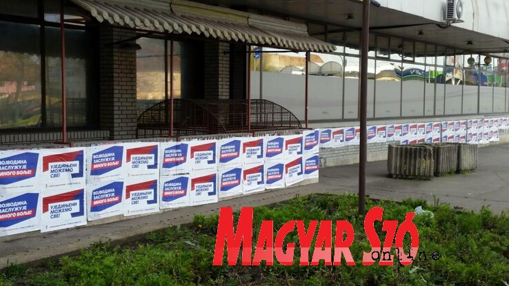 Megegyezés helyett plakátháború? Megegyezés helyett plakátháború?