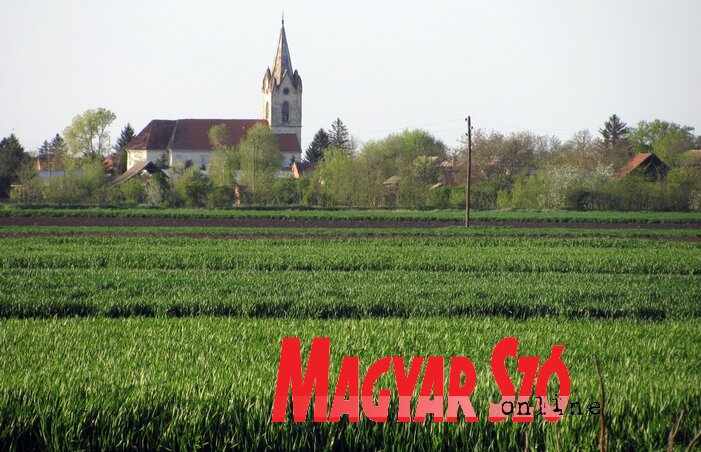 Tóbán csak a földművelésből lehet megélni (Kecskés István felvétele)