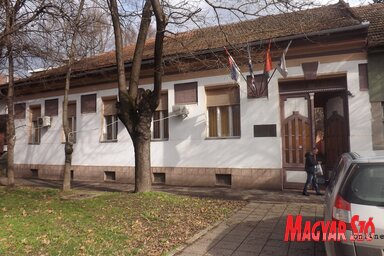 A Topolya községi választási bizottság székhelye a polgármesteri hivatal épülete (Szabó Anikó felvétele)