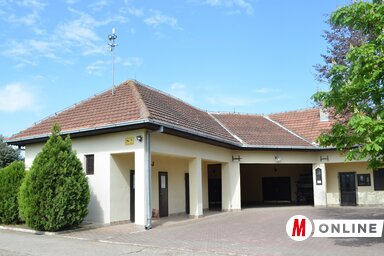 Térfigyelő kamerák és reflektorok a kápolna tetején (Fotó: Lakatos János)