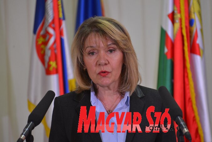 Ökrész Rozália igazgató ismertette a Magyar Szó Lapkiadó Kft. tavalyi évi munkabeszámolóját (Molnár Edvárd felvétele) Ökrész Rozália igazgató ismertette a Magyar Szó Lapkiadó Kft. tavalyi évi munkabeszámolóját (Molnár Edvárd felvétele)
