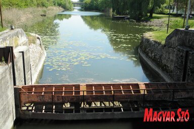 Innét, a bezdáni zsiliptől fordul majd vissza a regatta (Fotó: Fekete J. József)