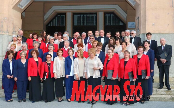 A jubileumi ünnepség résztvevői (Puskás Károly felvétele)
