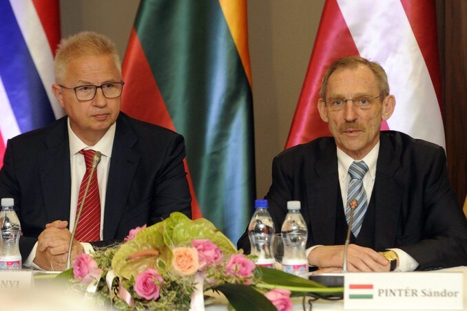 Trócsányi László és Pintér Sándor a szárazföldi külső határral rendelkező schengeni tagállamok belügyminiszteri találkozójának sajtótájékoztatóján (Fotó: MTI)