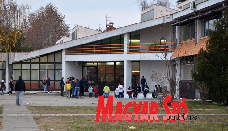 Az általános iskolák nincsenek felkészülve a ballagó diákok bulijára, ezért majdnem mindig egy közösen kiválasztott étteremben tartják meg (Ótos András felvétele)