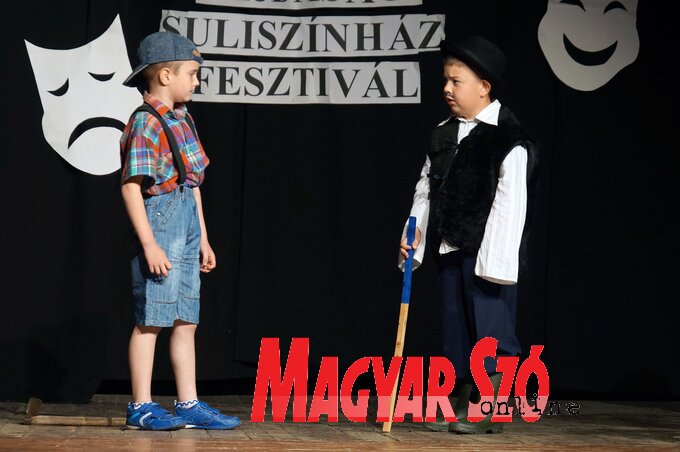 Kutya szeretnél lenni? (Surján, Megjárta Jancsi). Jobbról a díjazott Törőcsik Andrej Kutya szeretnél lenni? (Surján, Megjárta Jancsi). Jobbról a díjazott Törőcsik Andrej