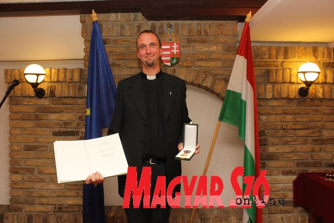 Az atya szerint nagyon fontos, hogy a gyerekek érezzék, hogy ők is értékesek Az atya szerint nagyon fontos, hogy a gyerekek érezzék, hogy ők is értékesek