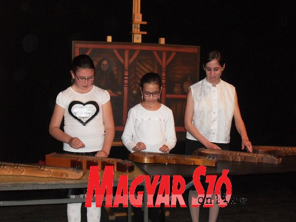 A Pillangók duó, vezetőjükkel, Torok Orsolyával (Fotó: Lukács Melinda)