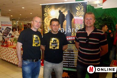 A Hazajárók szerkesztőségének a képviselői a Világtalálkozón