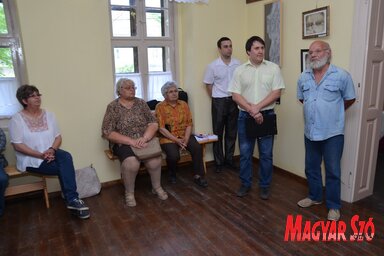 Zsáki István megnyitja a 9+1 tárlatát (Fotó-Lakatos János)