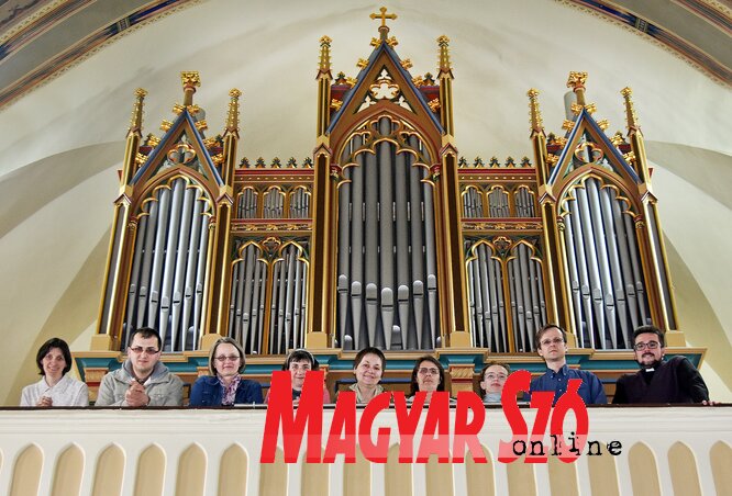 A kántorképző hallgatói zeneelméletet, orgonát, liturgikus orgonajátékot, gregorián éneket, népéneket, valamint liturgiákat tanultak (Gergely Árpád felvétele) A kántorképző hallgatói zeneelméletet, orgonát, liturgikus orgonajátékot, gregorián éneket, népéneket, valamint liturgiákat tanultak (Gergely Árpád felvétele)