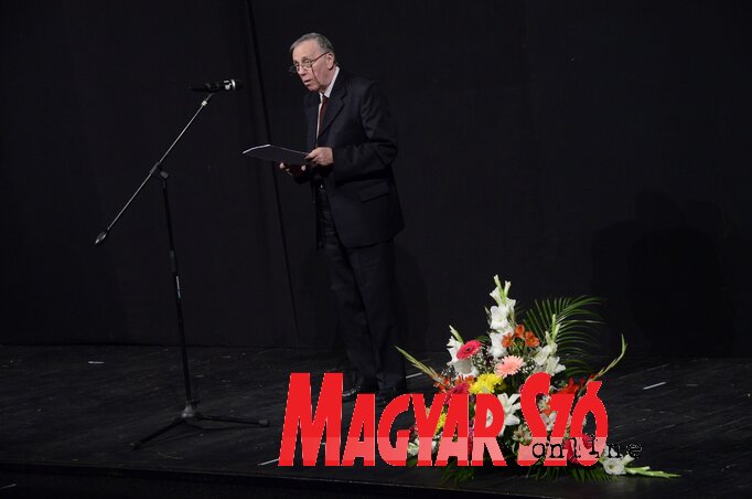 Dr. Gerold László felidézte a szabadkai hivatásos magyar színjátszás múltját (Molnár Edvárd felvétele) Dr. Gerold László felidézte a szabadkai hivatásos magyar színjátszás múltját (Molnár Edvárd felvétele)
