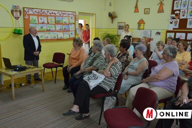 Dr. Virág Gábor előadását tartja (Lakatos János felvétele)