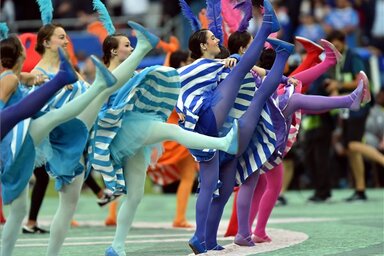 A 2016-os franciaországi labdarúgó Európa-bajnokság ünnepélyes megnyitója a Saint-Denis-i Stade de France stadionban (Fotó: MTI)