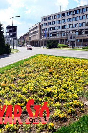 Hosszas tárgyalások után állítólag a ligások is beadták a derekukat. Úgy döntöttek, a képviselő-testületben támogatják a haladókat, és részesei lesznek a hatalmi koalíciónak (Dávid Csilla felvétele)