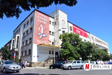 Csaknem nyolcmillió dinár bérleti díjjal tartoznak politikai pártok a Poslovni prostor Közvállalatnak (Dávid Csilla felvétele)