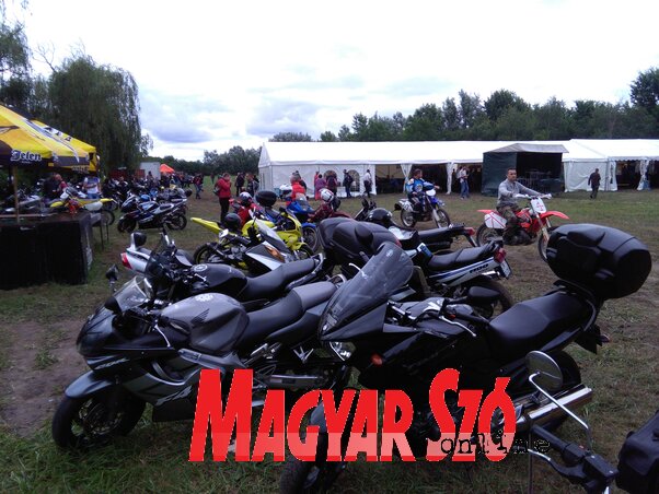 A motorostalalkozó helyszíne szombat délután A motorostalalkozó helyszíne szombat délután