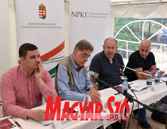 Pásztor István: A szerb társadalomban pozitív a magyarság megítélése (Ótos András felvétele) Pásztor István: A szerb társadalomban pozitív a magyarság megítélése (Ótos András felvétele)
