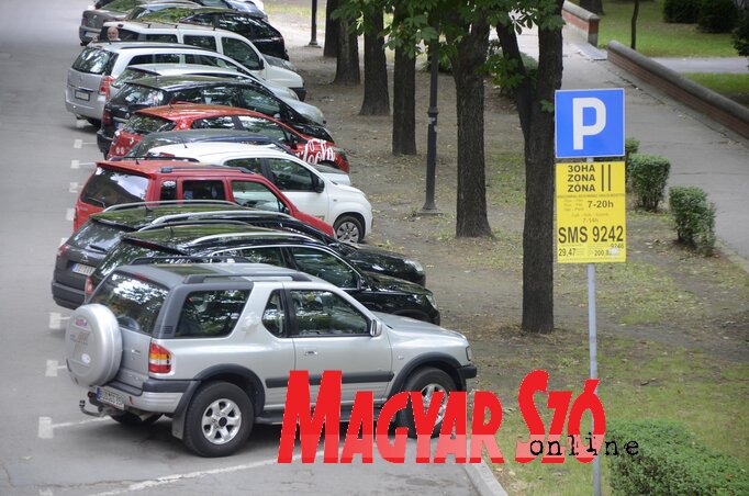 A Parking ellen 3 panasz érkezett, az úgynevezett „napi parkolójegy” megfizettetése miatt (Fotó: Molnár Edvárd illusztrációja) A Parking ellen 3 panasz érkezett, az úgynevezett „napi parkolójegy” megfizettetése miatt (Fotó: Molnár Edvárd illusztrációja)