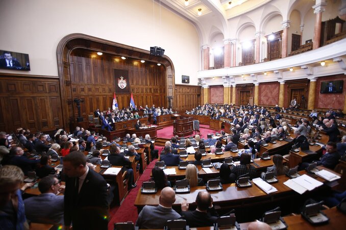 A köztársasági képviselőház ülése (Fotó: Beta)