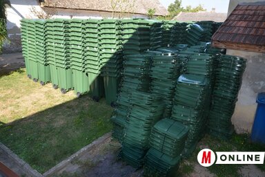 Hamarosan a zöld kukák mellett a kékek is megjelenhetnek (Fotó: Lakatos János felvétele)