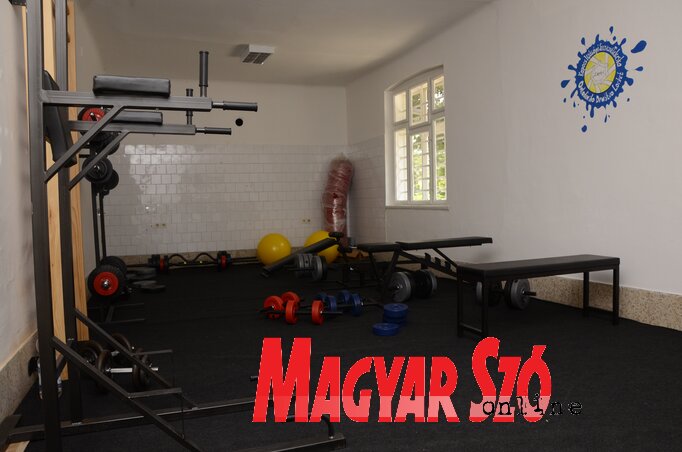 A Kapocs Ifjúsági Egyesület klubhelyisége edzőteremként is használható lesz (Fotó: Molnár Edvárd) A Kapocs Ifjúsági Egyesület klubhelyisége edzőteremként is használható lesz (Fotó: Molnár Edvárd)
