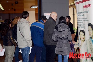 A fiatalok és a szakemberek távozásával tartós gazdasági nehézségek sokaságával találják magukat szembe a kibocsátó országok (Fotó: Dávid Csilla)