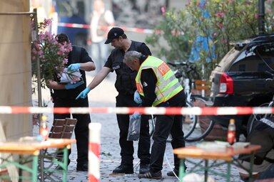 Helyszinelés a vasárnap éjjeli ansbach-i robbantást követően (Fotó: Beta)