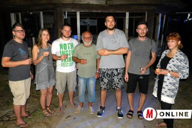 Szervezők, résztvevők a megnyitót követően (Benedek Miklós felvétele)