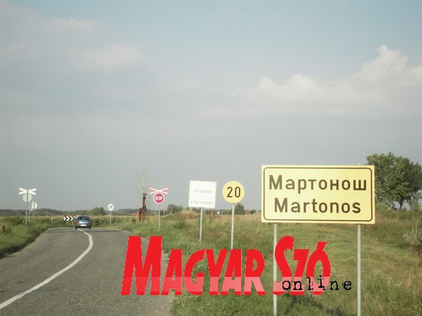 Martonosnak a hivatalos adatok szerint 2000 lakosa van, de ténylegesen már csak 1400-an lakják Martonosnak a hivatalos adatok szerint 2000 lakosa van, de ténylegesen már csak 1400-an lakják