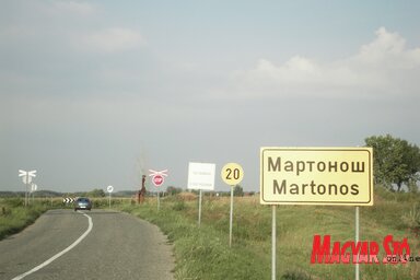 Martonosnak a hivatalos adatok szerint 2000 lakosa van, de ténylegesen már csak 1400-an lakják