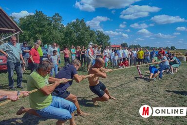 Népszerű volt a kötélhúzás (Horváth Zsolt felvétele)
