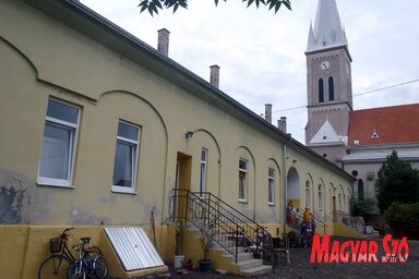 A lakók bérleti díjat fizetnek, rendezik környezetüket, és fizetik a rezsit – ellenkező esetben kilakoltatják őket (Horváth Zsolt felvétele)