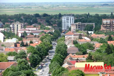 Tizenhárom évvel ezelőtt Topolya községben vezették be először a polgári jogvédő intézményét az országban (Szabó Anikó felvétele)