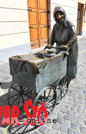 Kati néni orra mindenkinek szerencsét hoz (Ótos András felvétele) Kati néni orra mindenkinek szerencsét hoz (Ótos András felvétele)