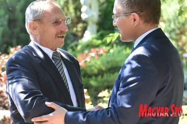 Pintér Sándor magyar és Nebojša Stefanović szerbiai belügyminiszter hajdújárási találkozója